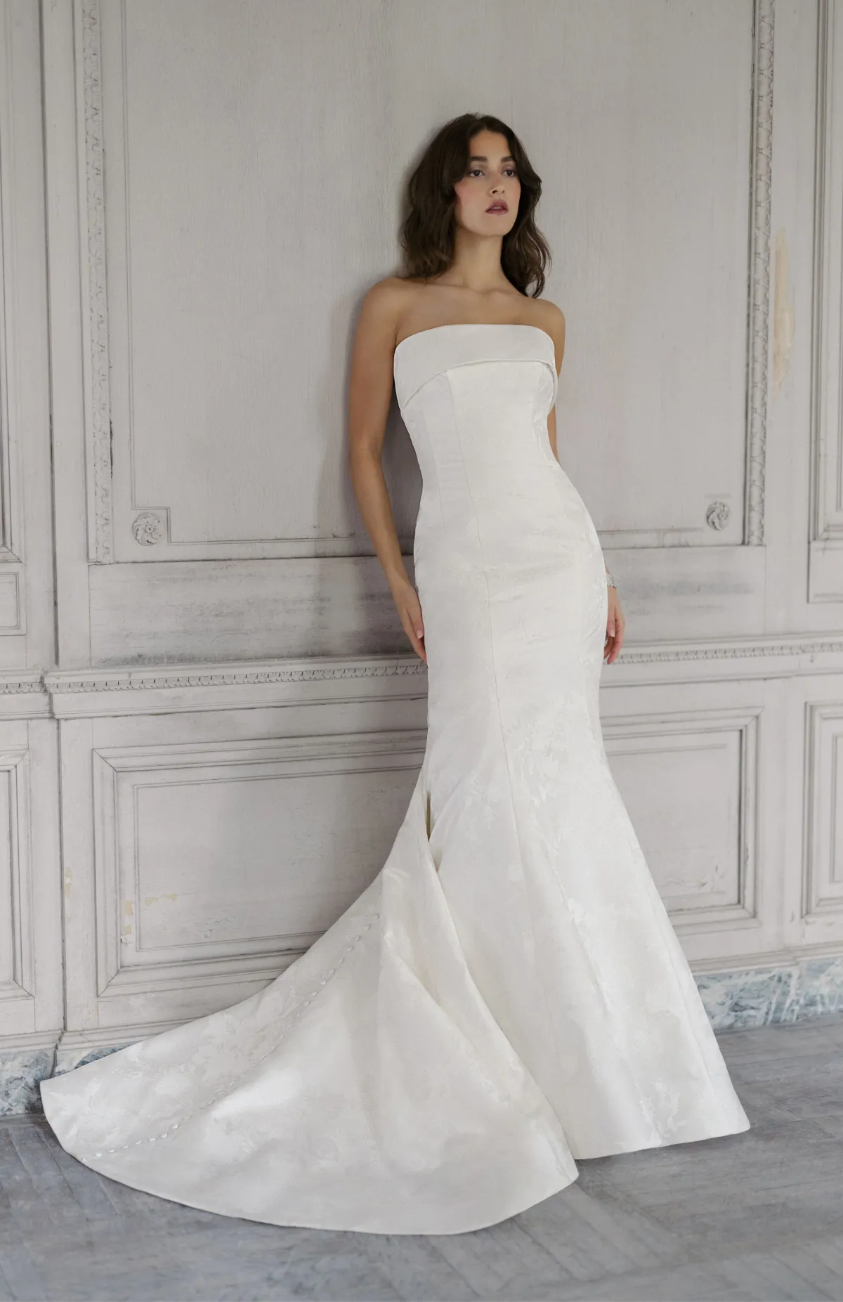 A model showcases the Anne Barge Ashbourne dress